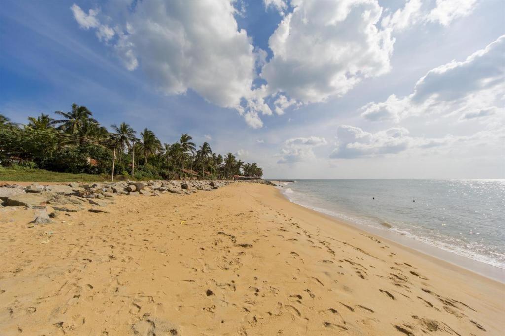 Royal Castle Hotel Negombo Exterior photo