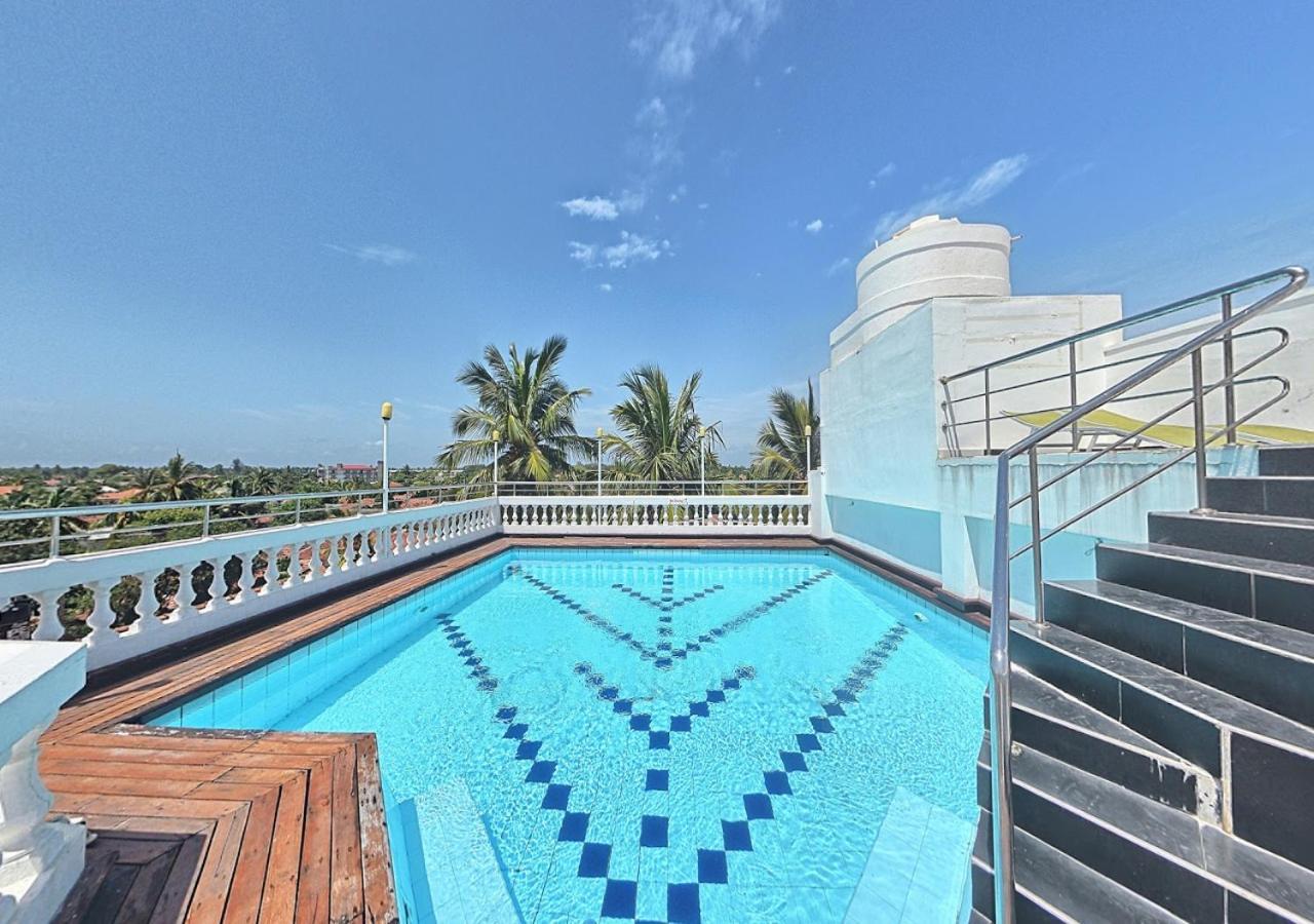 Royal Castle Hotel Negombo Exterior photo