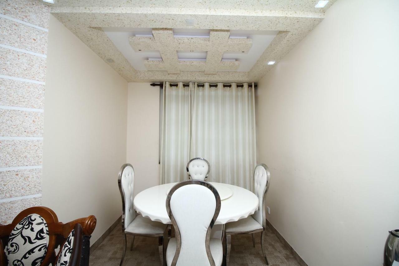 Royal Castle Hotel Negombo Exterior photo