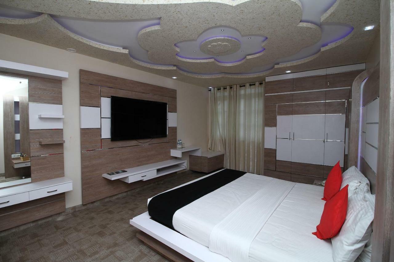 Royal Castle Hotel Negombo Exterior photo
